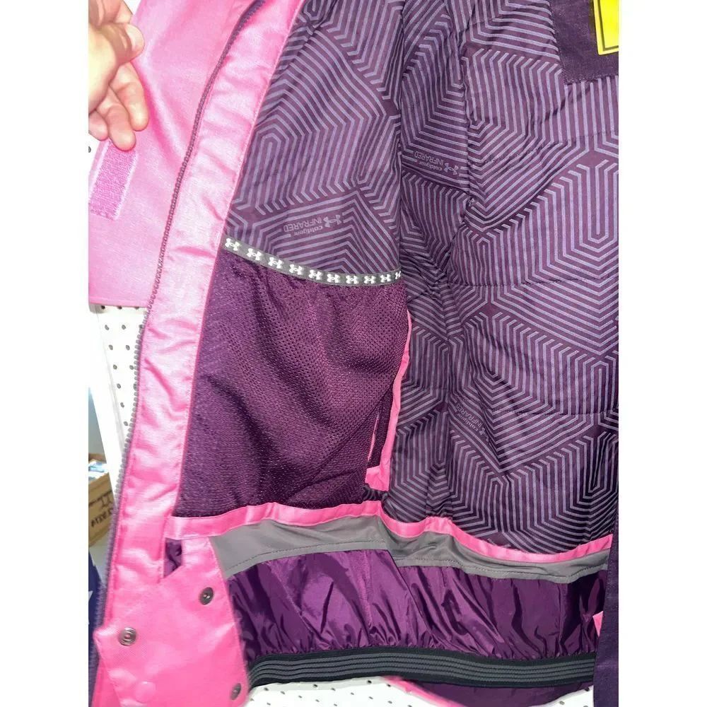 Under Armour snowboarding jacket - Picture 9 of 16